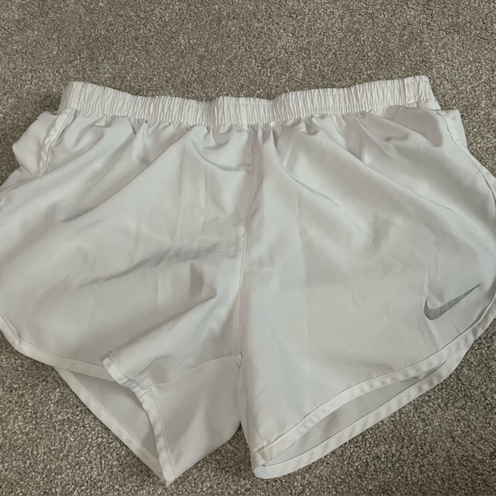 Nike White Athletic Shorts Lightweight Moisture-Wicking